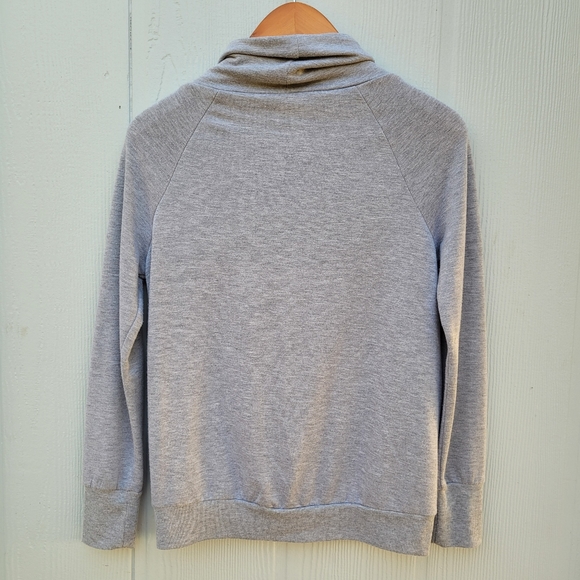 Well Worn California Grey Sweater Size XS - Picture 2 of 4